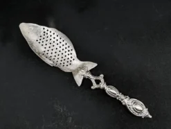 Cuillère figurative en laiton polonais en forme de poisson par SW Varsovie, années 1900.