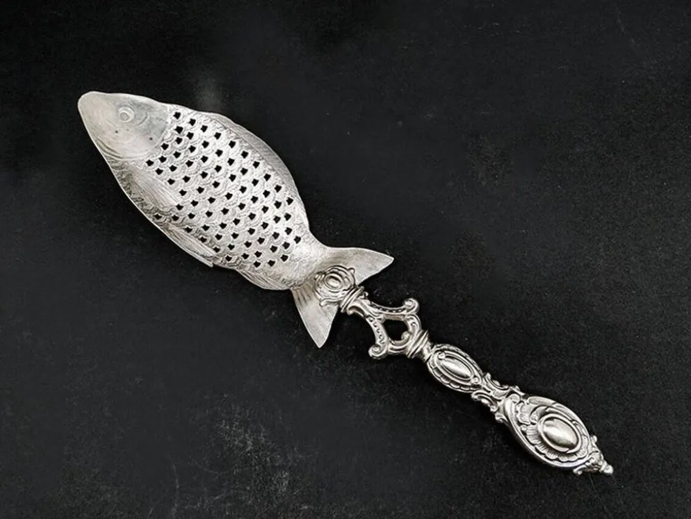 Cuillère figurative en laiton polonais en forme de poisson par SW Varsovie, années 1900.