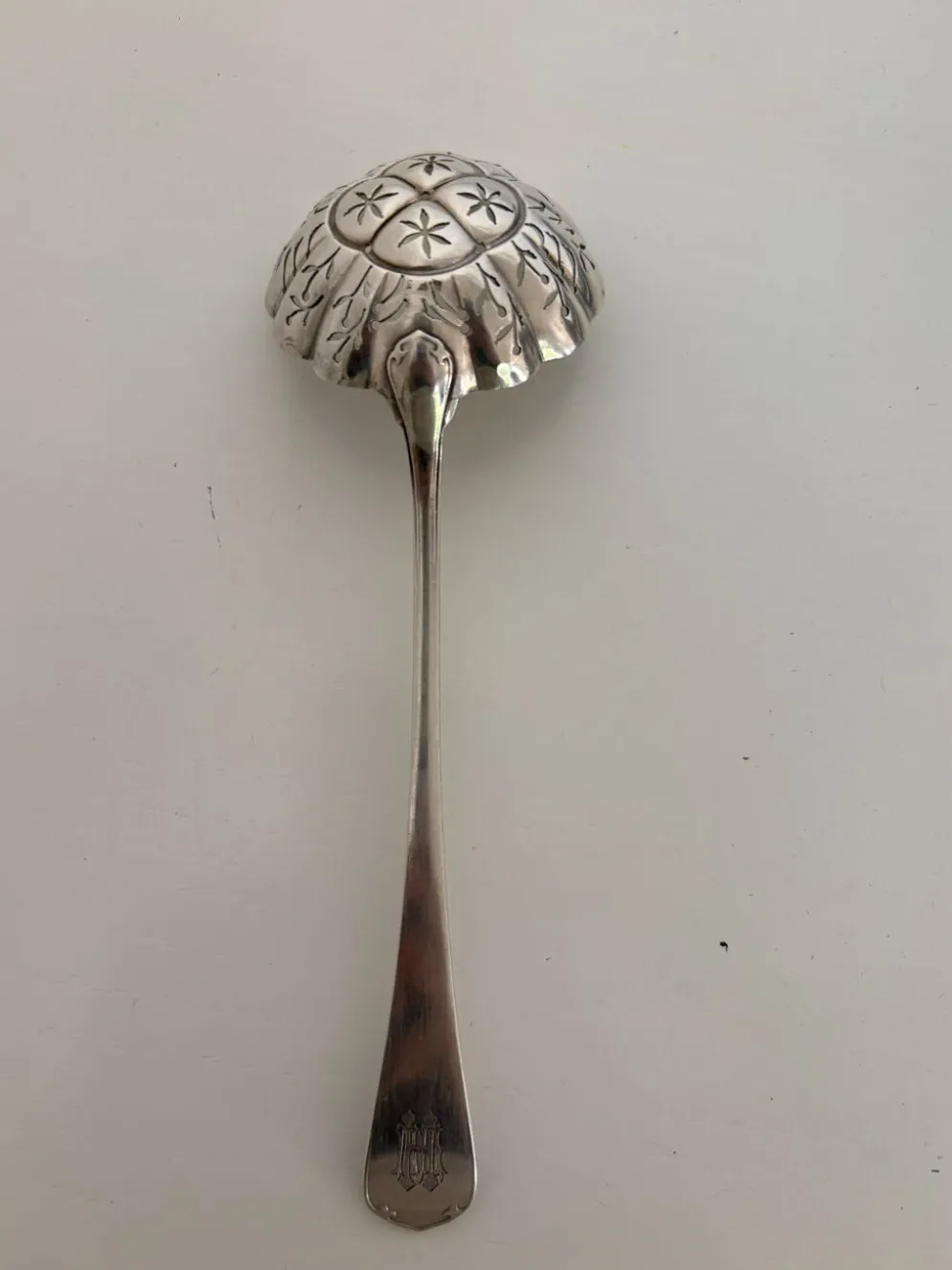 Cuillère à pèlerin , pelle à service Christofle en métal argenté