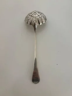 Cuillère à pèlerin , pelle à service Christofle en métal argenté