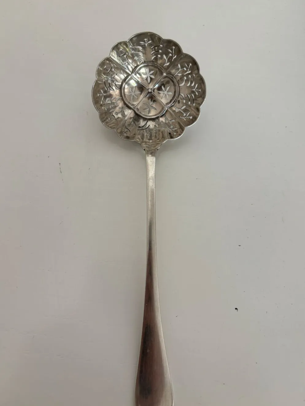 Cuillère à pèlerin , pelle à service Christofle en métal argenté