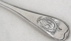 Cuillère à ragout, de service, argent massif XVIII, modèle Filet droit.