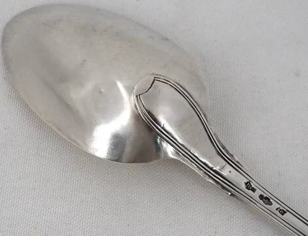 Cuillère à ragout, de service, argent massif XVIII, modèle Filet droit.