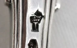 Cuillère à ragout, de service, argent massif XVIII, modèle Filet droit.