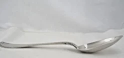 Cuillère à ragout, de service, argent massif XVIII, modèle Filet droit.