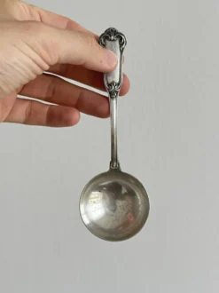 Cuillère à sauce en métal argenté