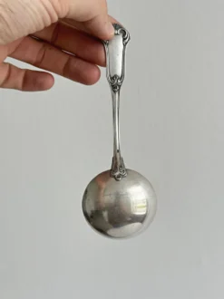 Cuillère à sauce en métal argenté