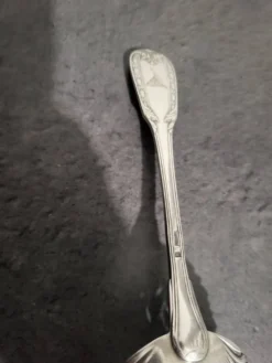 Cuillère à saupoudrer vintage en excellent état