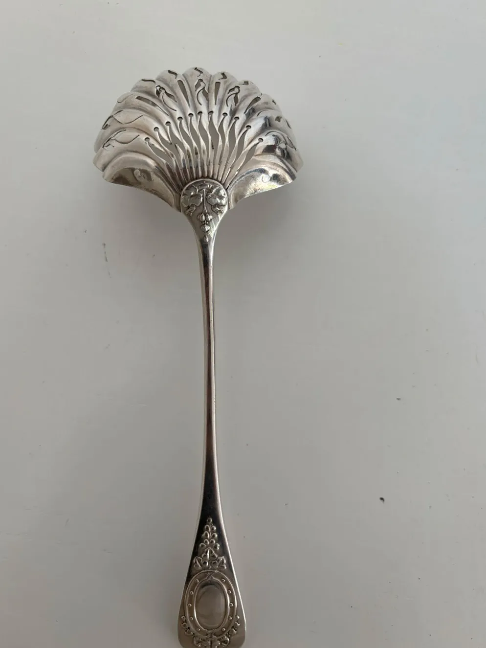 Cuillère, saupoudreuse en argent