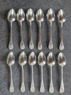 12 cuillères à café