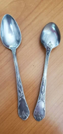 11 cuillères à café en métal argenté