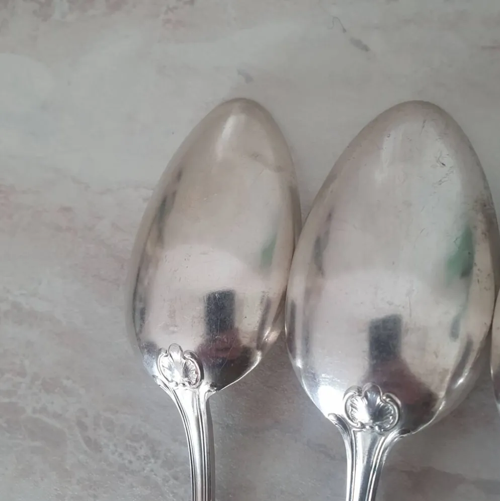 Cuillères en métal argenté (poinçon d'argenture) style Louis XV