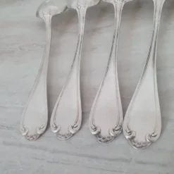 Cuillères en métal argenté (poinçon d'argenture) style Louis XV