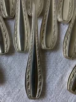 12 cuillères à glace en métal argenté Ercuis, modèle Tolède