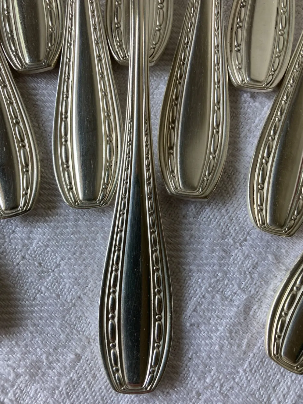 12 cuillères à glace en métal argenté Ercuis, modèle Tolède