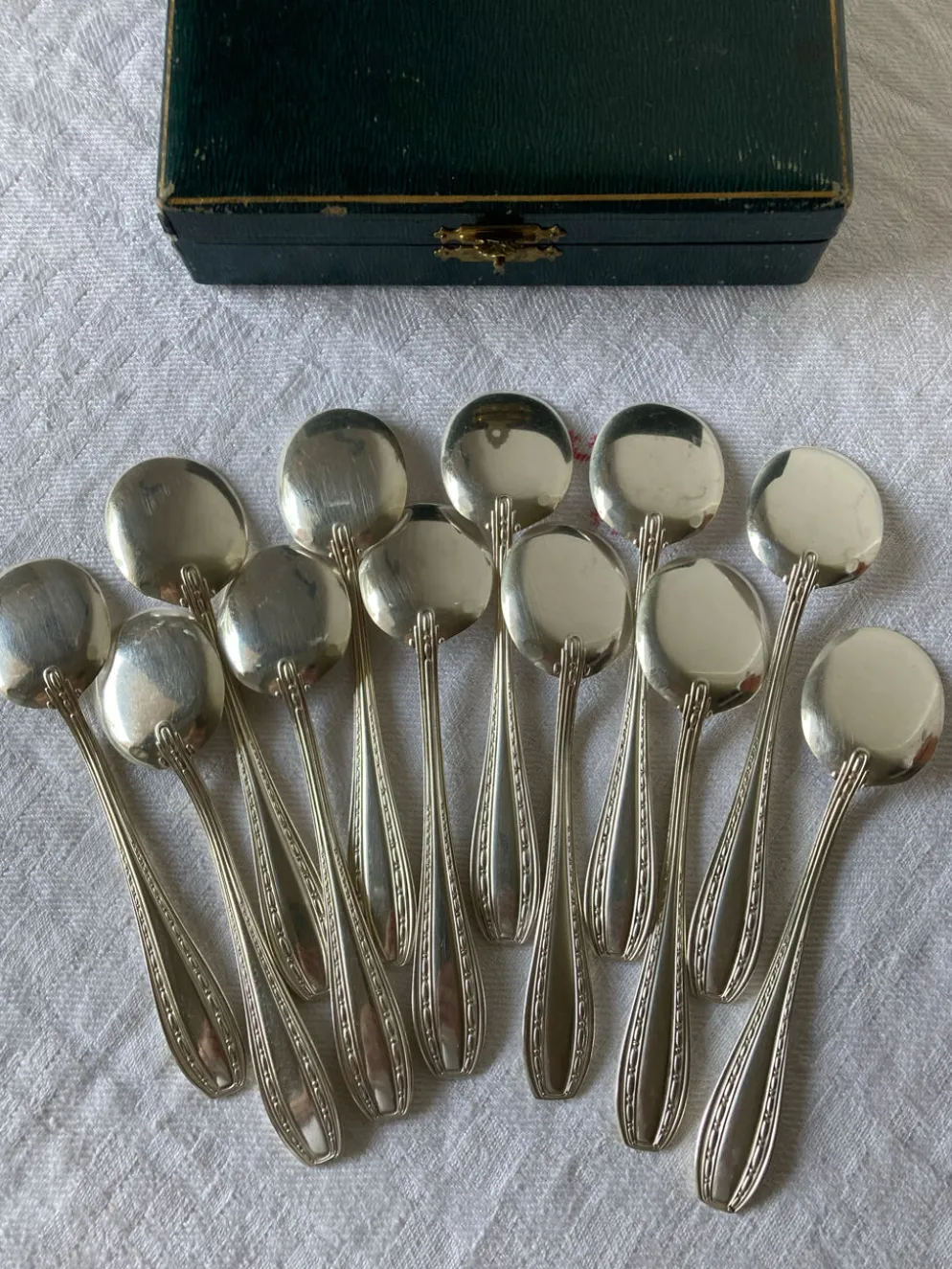 12 cuillères à glace en métal argenté Ercuis, modèle Tolède