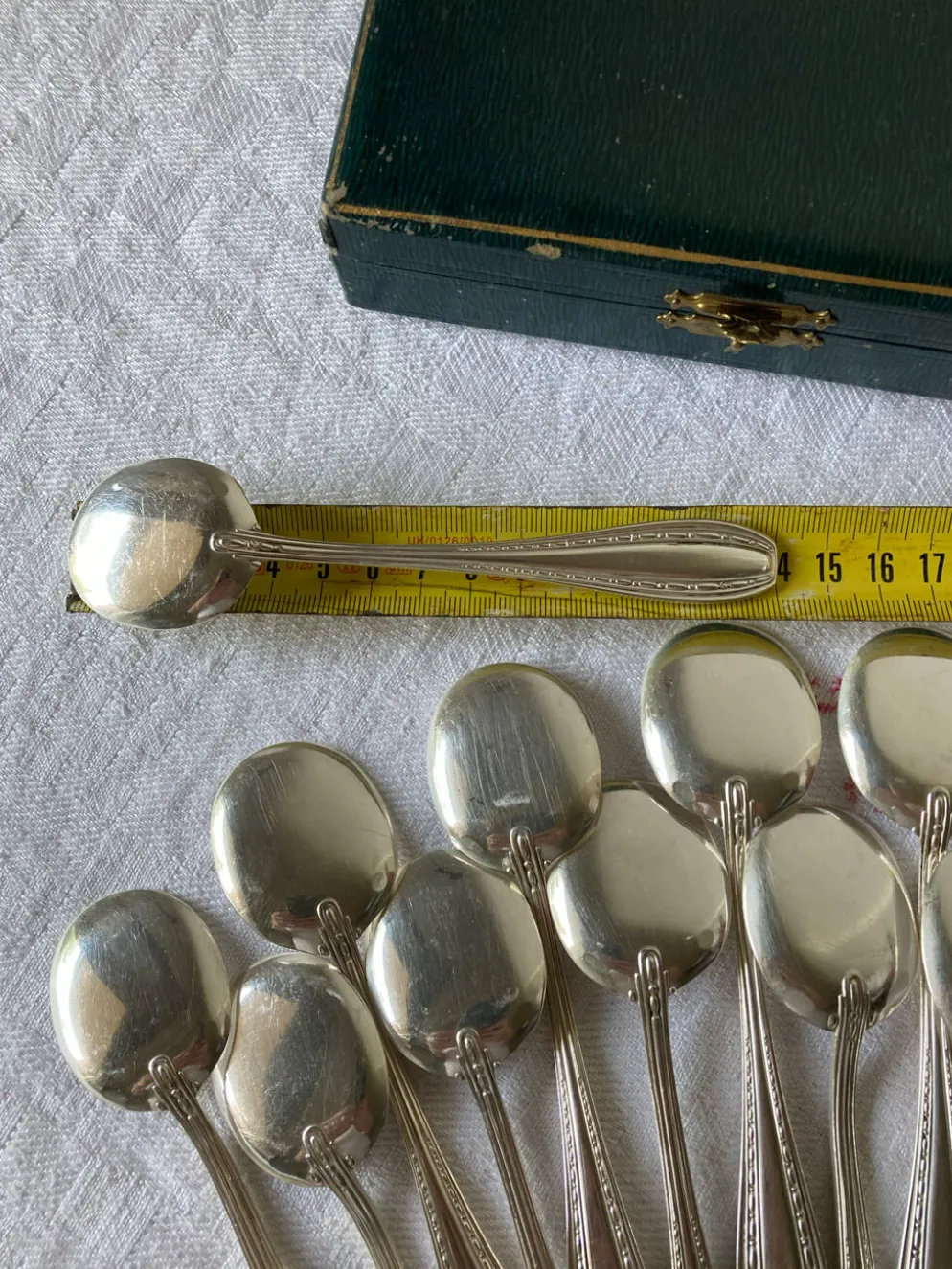 12 cuillères à glace en métal argenté Ercuis, modèle Tolède
