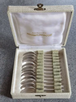 12 cuillères à moka