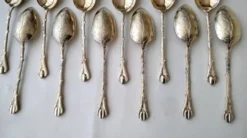 12 Cuillères à moka en métal doré Deetjen Modèle "Grain de café"