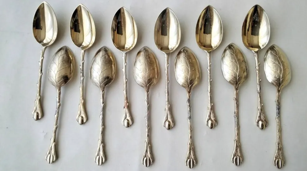 12 Cuillères à moka en métal doré Deetjen Modèle "Grain de café"