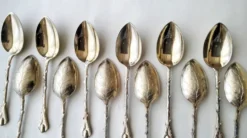 12 Cuillères à moka en métal doré Deetjen Modèle