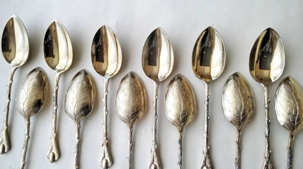 12 Cuillères à moka en métal doré Deetjen Modèle "Grain de café"