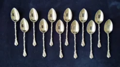 12 Cuillères à moka en métal doré Deetjen Modèle