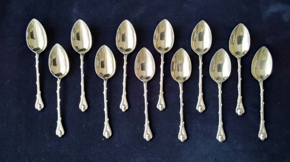 12 Cuillères à moka en métal doré Deetjen Modèle "Grain de café"