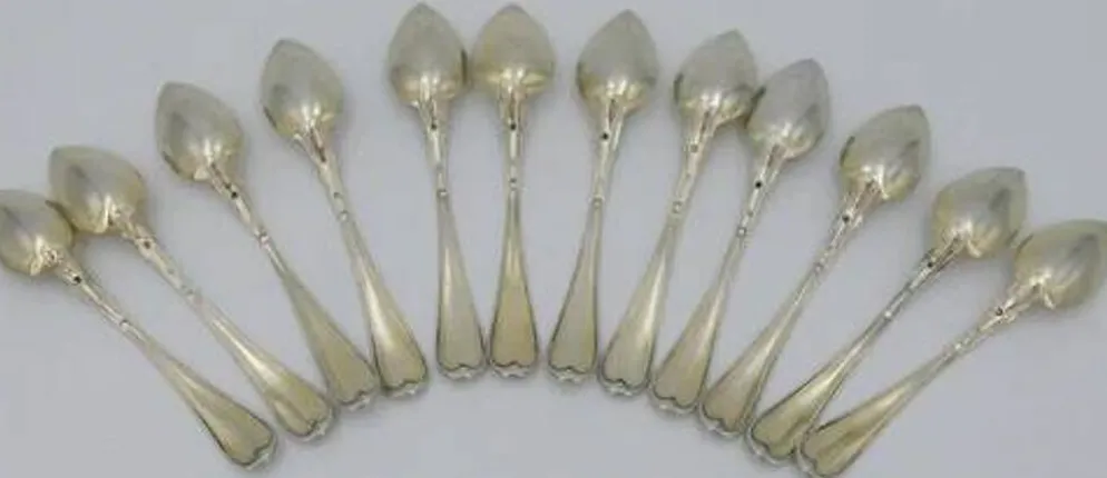 12 cuillères à thé, café, argent massif Vieillard, vermeil, modèle Filet droit.