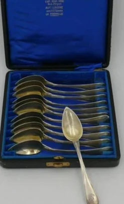 12 cuillères à thé, café, argent massif Vieillard, vermeil, modèle Filet droit.