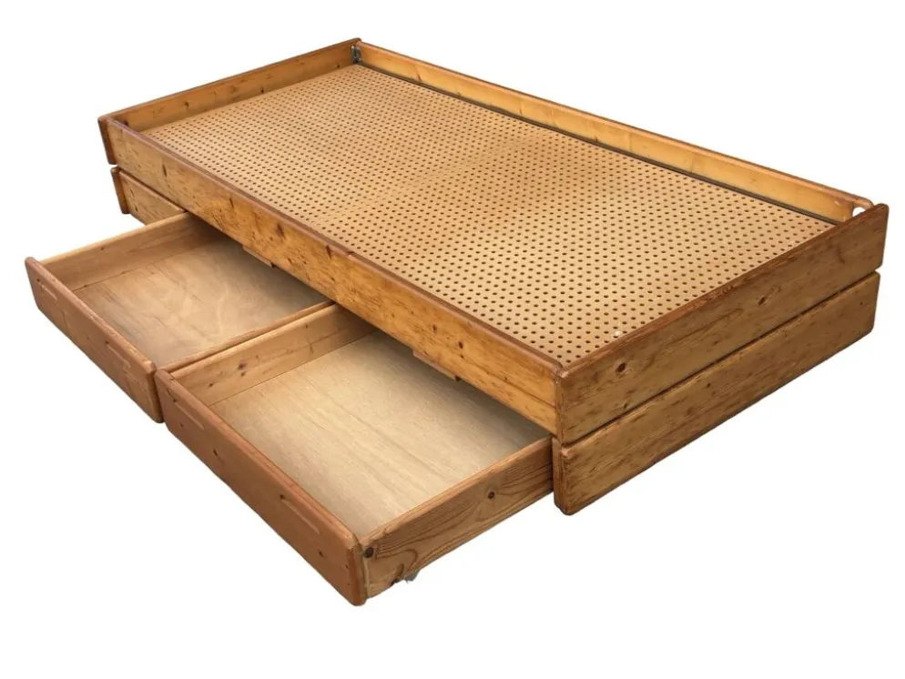 Daybed en pin avec tiroirs, années 50