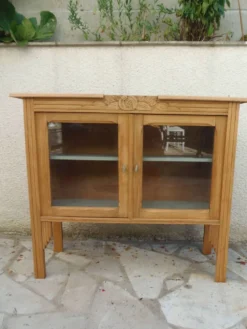 Desserte Art Déco en bois, 2 portes vitrées.