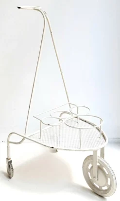 Desserte / Bar roulant en métal perforé laqué blanc dans le goût de Matégot Vintage des années 50
