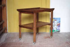 Desserte bois vintage, desserte vintage, meuble à roulettes, serviteur, tab