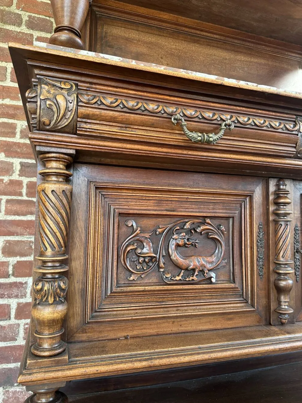 Desserte - Buffet ancien en noyer Henri II XIXeme