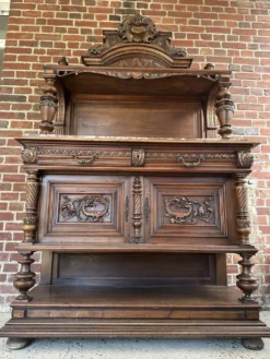 Desserte - Buffet ancien en noyer Henri II XIXeme