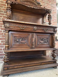 Desserte - Buffet ancien en noyer Henri II XIXeme