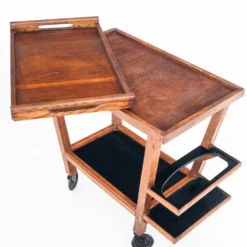 Desserte/chariot de bar vintage en chêne. Plateau amovible. France 1950s