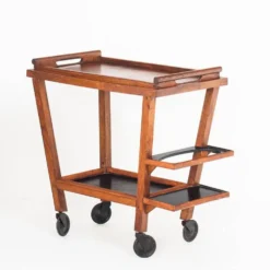 Desserte/chariot de bar vintage en chêne. Plateau amovible. France 1950s