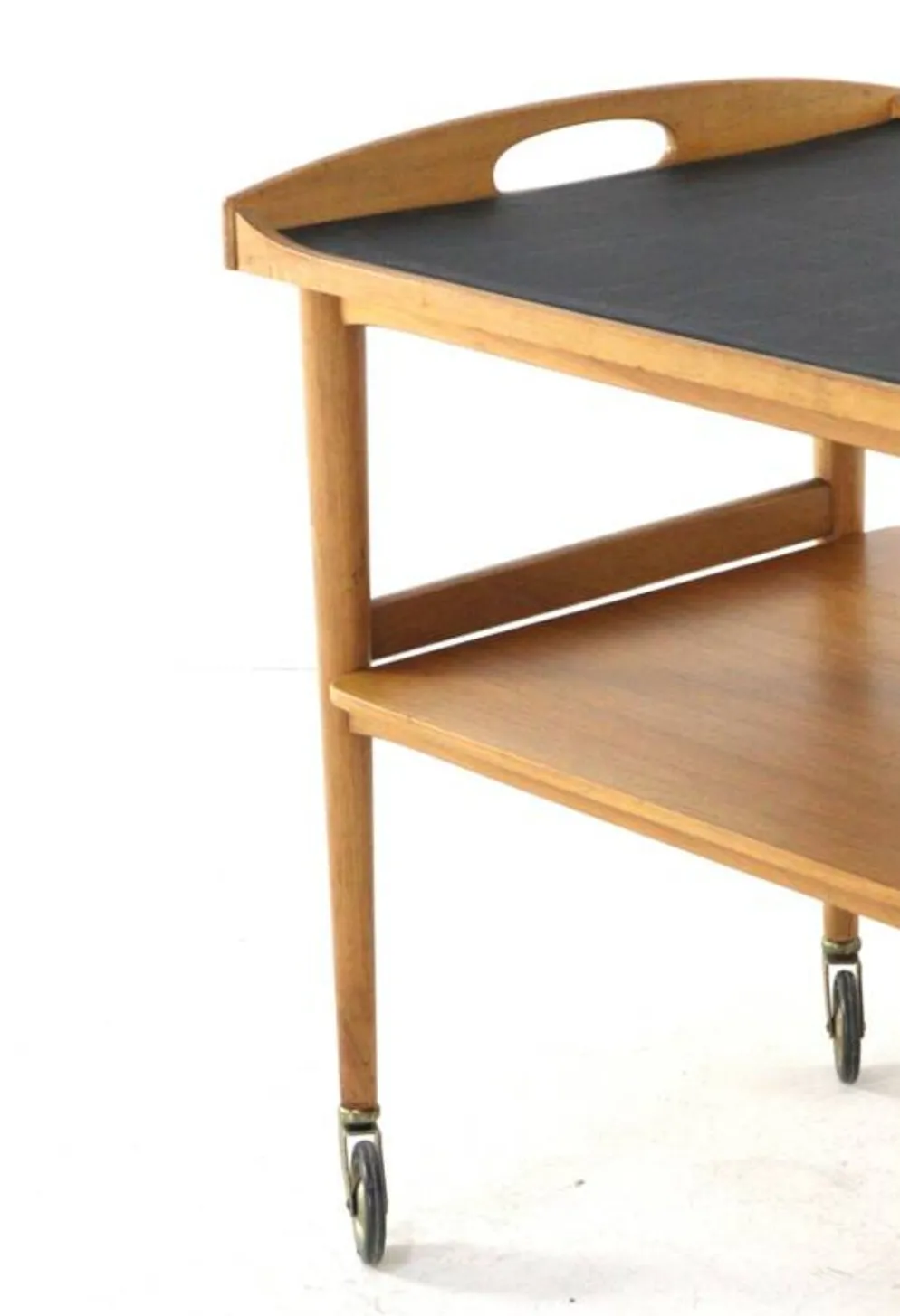 Desserte en bois de style mid-century moderne avec plateau amovible