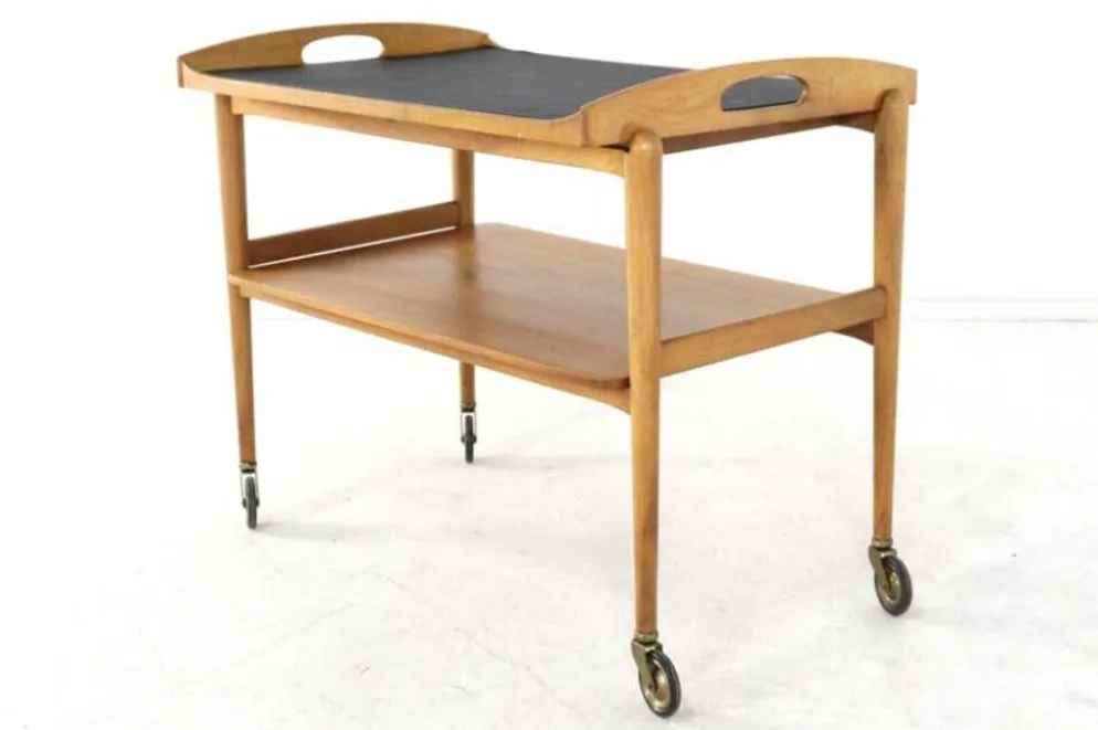 Desserte en bois de style mid-century moderne avec plateau amovible