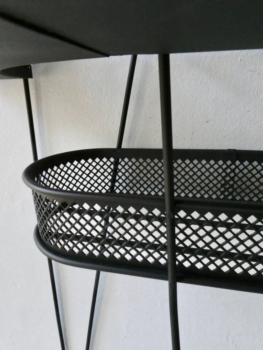 Desserte en métal noir, années 60