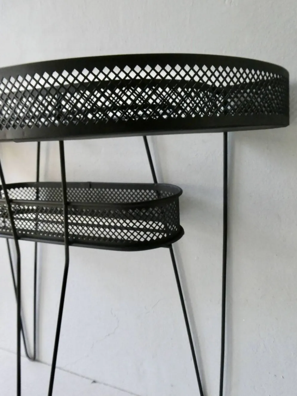 Desserte en métal noir, années 60