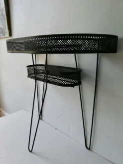 Desserte en métal noir, années 60
