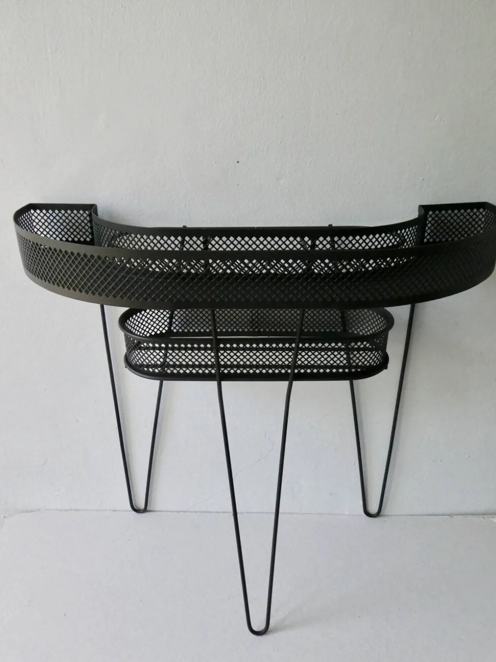 Desserte en métal noir, années 60