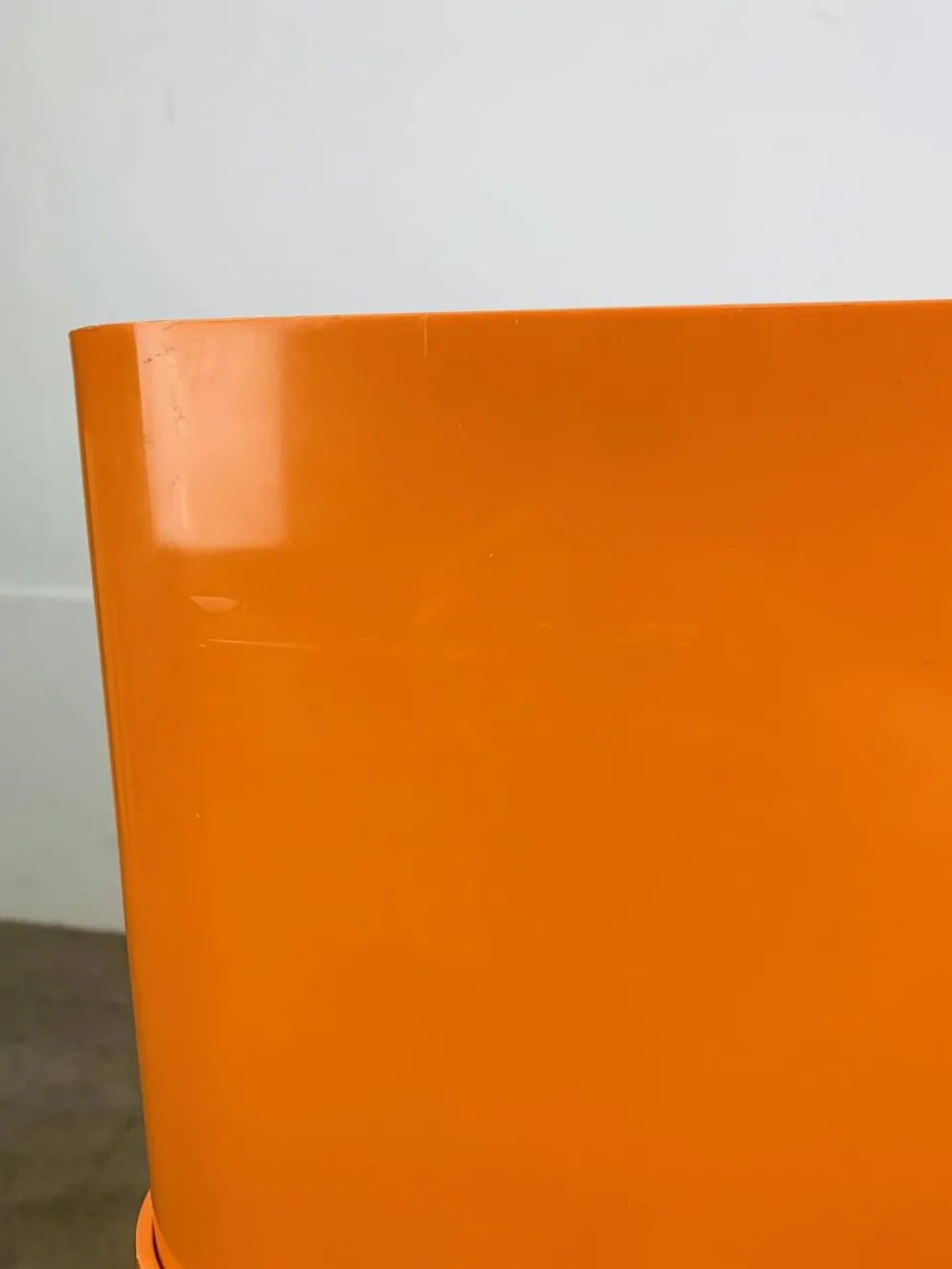 Desserte Flair pour Prisunic en plastique orange, seventies