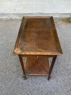 Desserte Louis XV avec 2 tiroirs en bois massif du 19ème