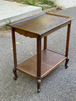 Desserte Louis XV avec 2 tiroirs en bois massif du 19ème