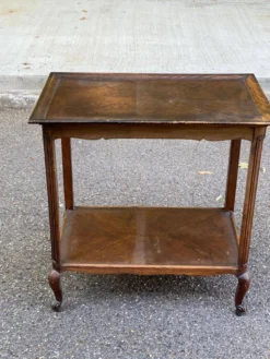 Desserte Louis XV avec 2 tiroirs en bois massif du 19ème
