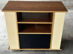 Desserte meuble bar vintage sur roulettes – années 60-70